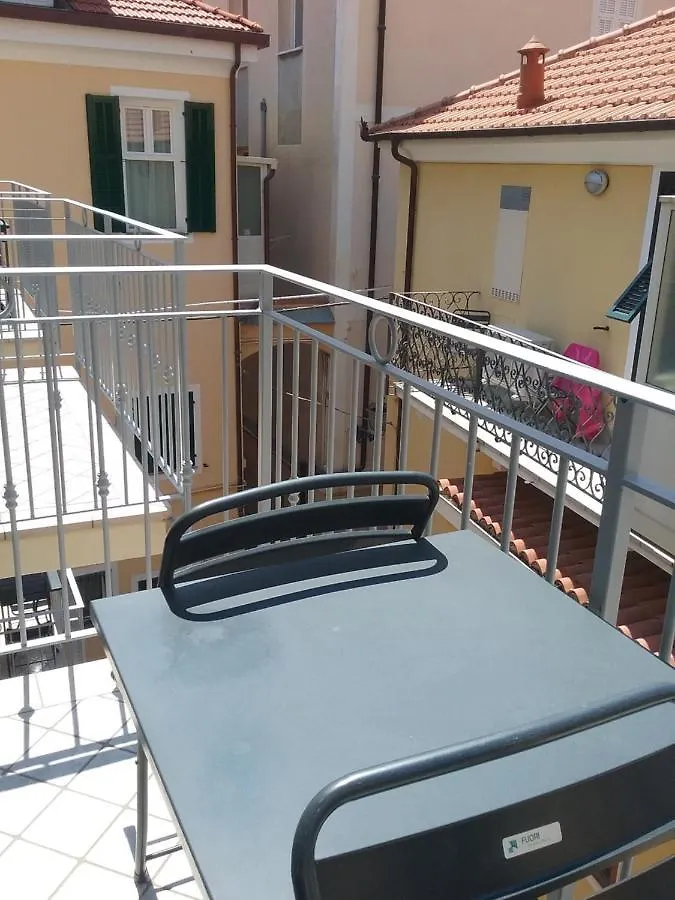Residence Tirreno Alassio 0*,
